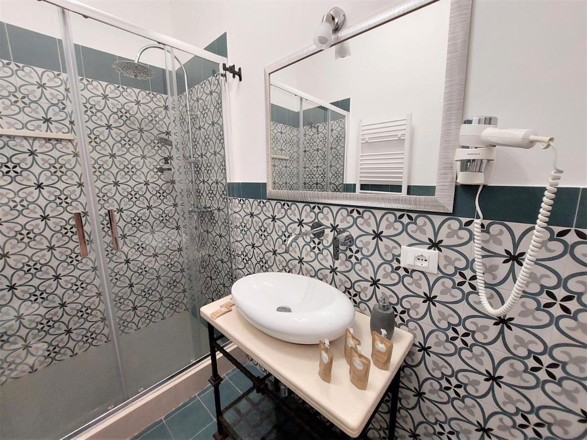 Leone Apartments Палермо Экстерьер фото